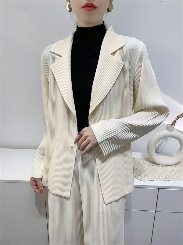 Elegant Pleated Long-Sleeved Jacket for Women - Comfortable Casual Suit with Thickened Design for Spring and Autumn Wear